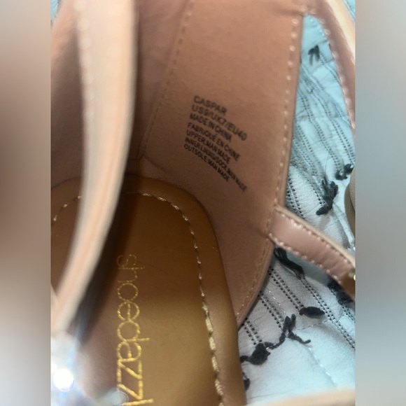 NWOT: Shoe Dazzle Caspar Jeweled Flat Sandal - Picture 3 of 9